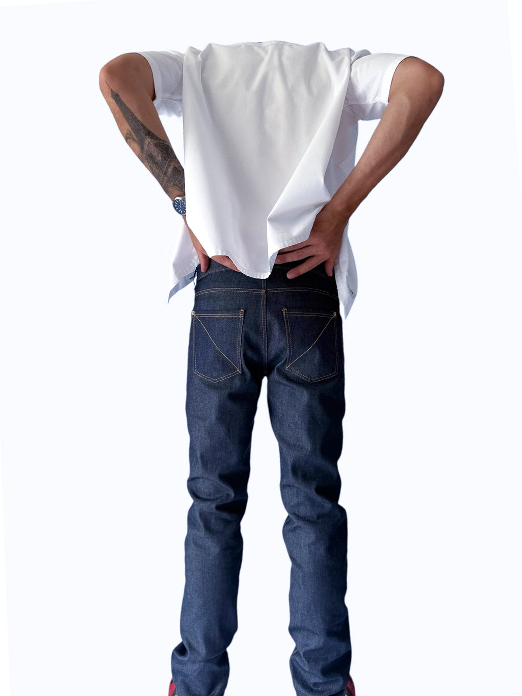 Jean Tapered en Denim Brut – “Pusherman”